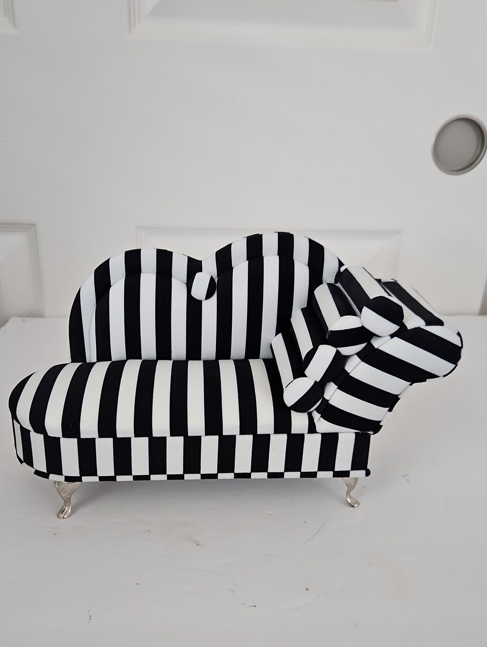 NWOT Mini Sofa Jewelry Box